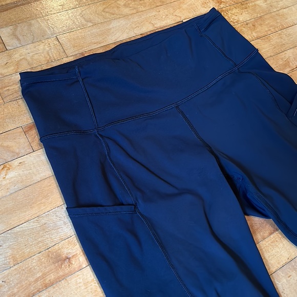 High Rise Align Capris - Picture 2 of 5